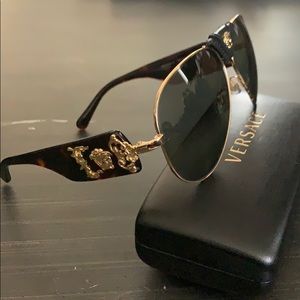 Versace Aviator Turtle shell Shades Model: 2150-Q